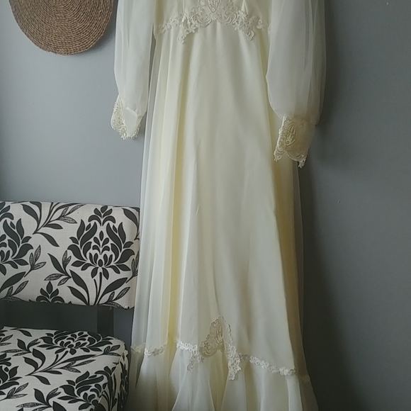 Vintage 70s Party Time Fashions wedding dress - Picture 3 of 11